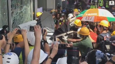 190701_vod_battering_hpMain_16x9_992 190701_vod_battering_hpMain_16x9_992